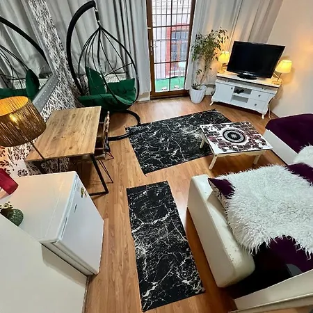 1+1 Istiklal Caddesine 100 Metre Istanbul